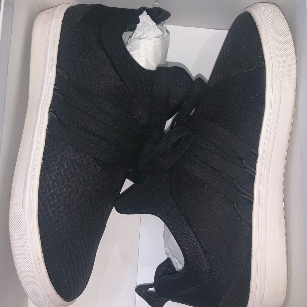 Steve Madden Lancer Sneaker